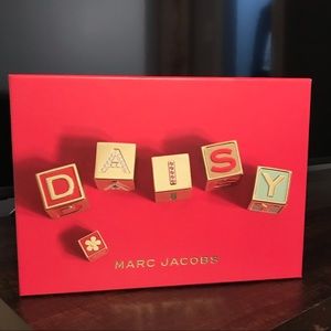 Daisy Eau de Toilette Set
MARC JACOBS